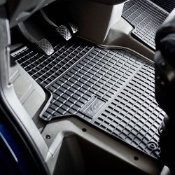 Tappetini compatibili con Iveco T-Way dal 2021 in poi, su misura in Gomma